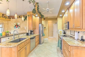 Interior - Lakefront Cape Coral Home w/ Private Pool & Dock! (Cape Coral)