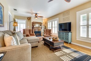Interior - Lakefront Tavares Home w/ Deck, Patio & Dock! (Tavares)