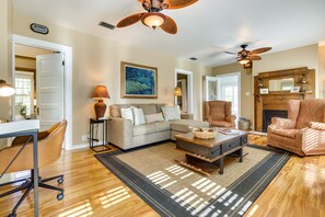 Interior - Lakefront Tavares Home w/ Deck, Patio & Dock! (Tavares)