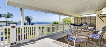 Lakefront Tavares Home w/ Deck, Patio & Dock!