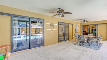 House (5 Bedrooms) | Interior