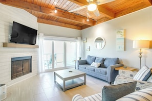 Apartment (2 Bedrooms) | Interior - Lovely Indian Shores Condo w/ Beach Access! (Indian Shores)