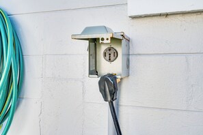 House (3 Bedrooms) | Interior - Merritt Island Home w/ Spa - 8 Mi to Cocoa Beach! (Merritt Island)