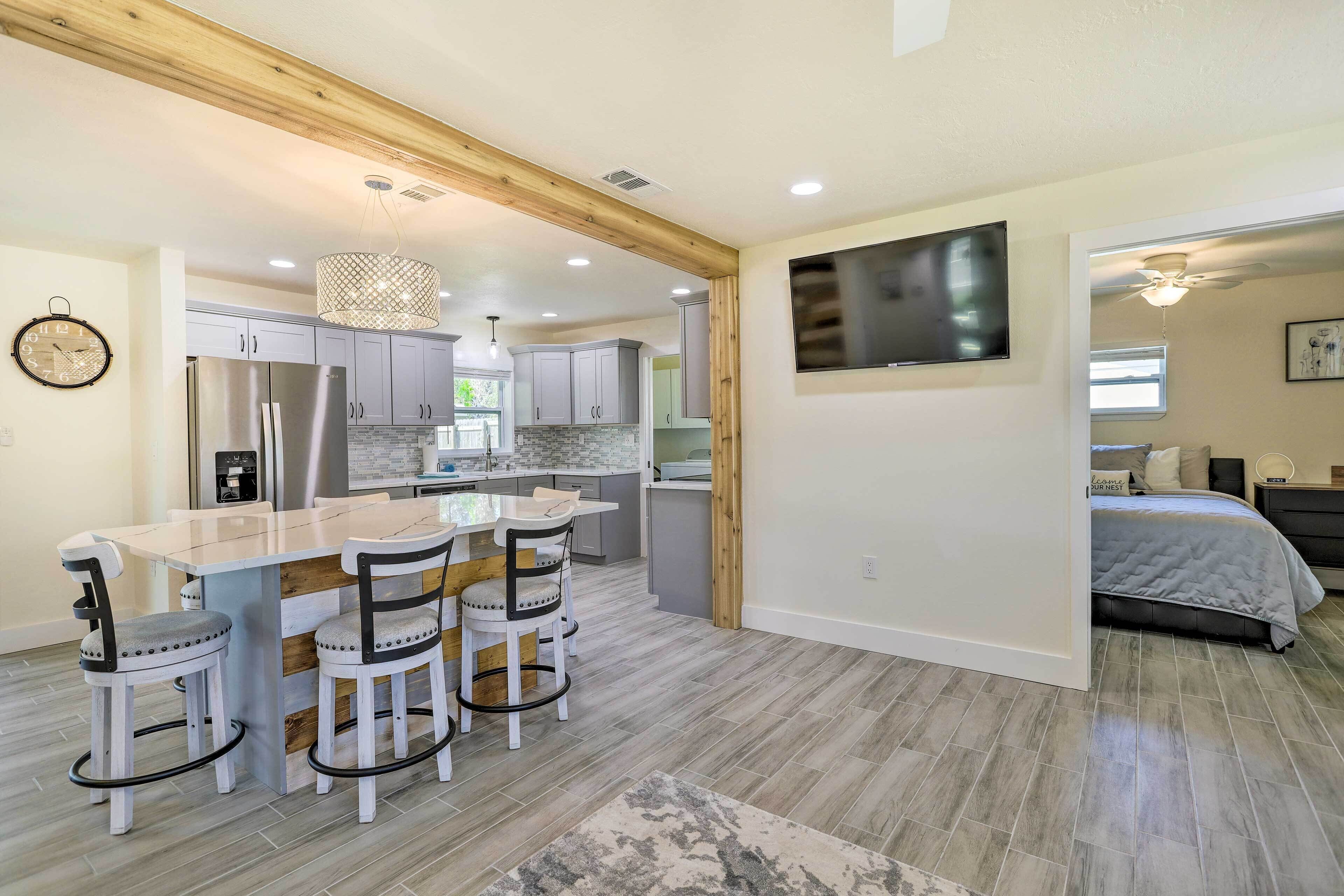 House (3 Bedrooms) | Interior