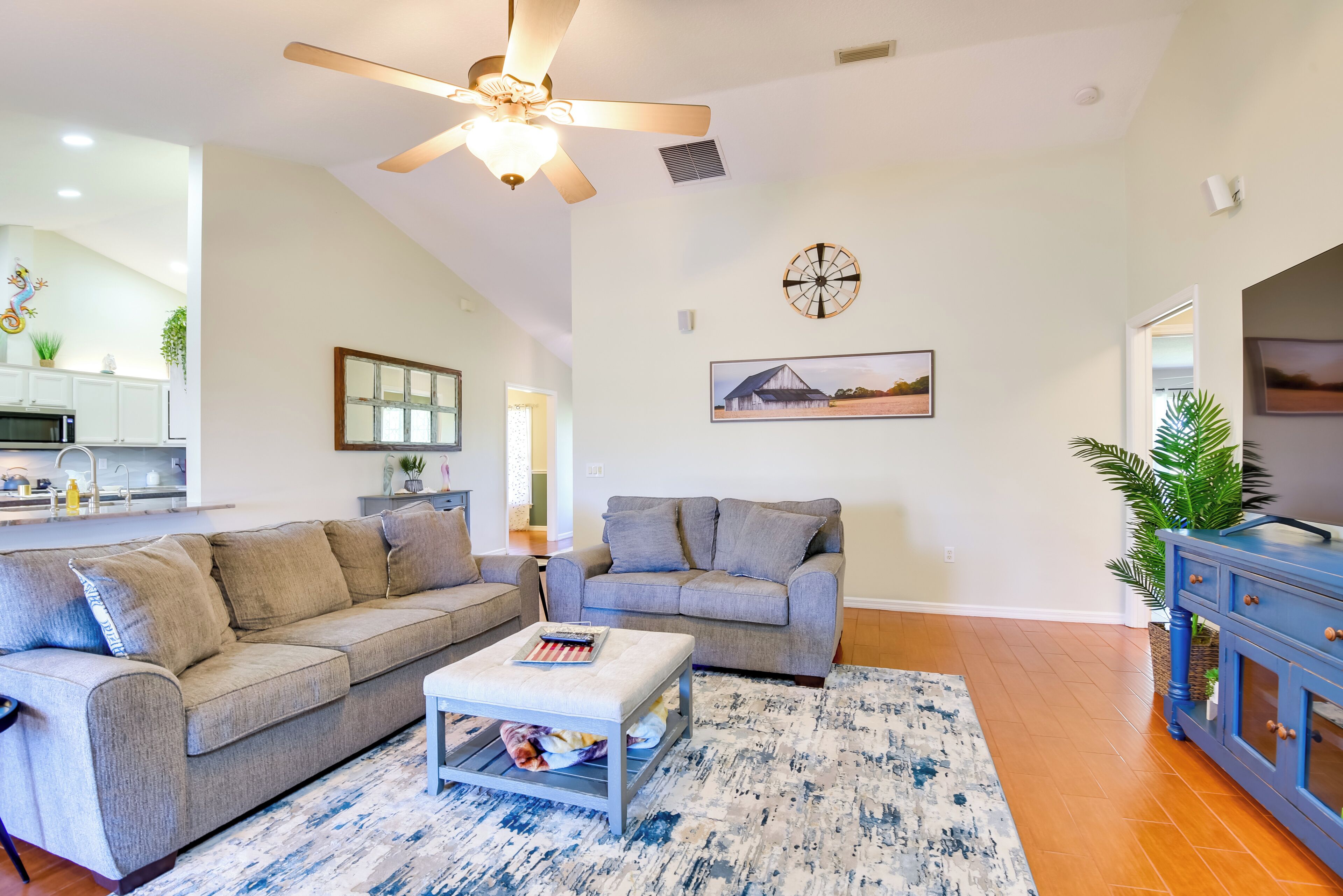 House (3 Bedrooms) | Interior