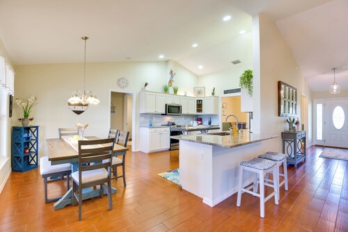 Private Estate on 10 Acres w/ Pool in Bradenton