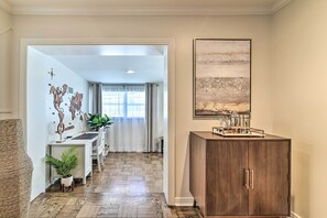 House (3 Bedrooms) | Interior - Mid-century Modern Escape in Central Lakeland! (Lakeland)