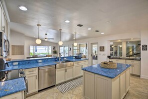 บ้านพัก (4 Bedrooms) | ภายใน