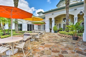 Interior - Resort-style Condo w/ Pool: 6 Mi to Magic Kingdom (Kissimmee)