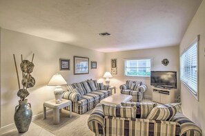 Interior - Spacious Naples Home < 1 Mi to Vanderbilt Beach! (Naples)