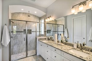 House (3 Bedrooms) | Bathroom - Naples Vacation Home Rental Near Vanderbilt Beach! (Naples)