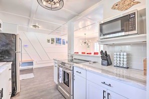 House (2 Bedrooms) | Private kitchen - Modern Florida Home ~ 5 Mi to Surfside Park! (St. Augustine)