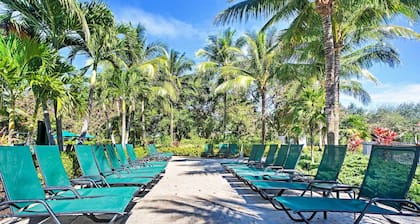 Naples Condo w/ Golf View & Resort-style Amenities
