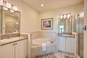 Apartment (2 Bedrooms) | Interior - Naples Condo w/ Golf View & Resort-style Amenities (Naples)