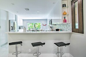 Microwave, oven, stovetop, dishwasher - Modern Wilton Manors Home w/ Outdoor Oasis! (Wilton Manors)