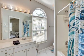 House (3 Bedrooms) | Interior - Nettles Island, Jensen Beach Home w/ Patio & Grill (Jensen Beach)