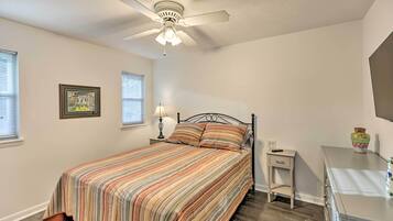 Căn hộ (3 Bedrooms) | 3 phòng ngủ, bàn ủi/dụng cụ ủi quần áo