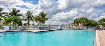 Nettles Island Vacation Rental w/ Resort Amenities