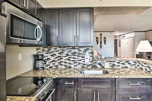 Apartment (0 Bedroom) | Interior - Oceanfront Daytona Beach Condo w/ New Pool! (Daytona Beach)