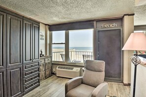 Apartment (0 Bedroom) | Interior - Oceanfront Daytona Beach Condo w/ New Pool! (Daytona Beach)
