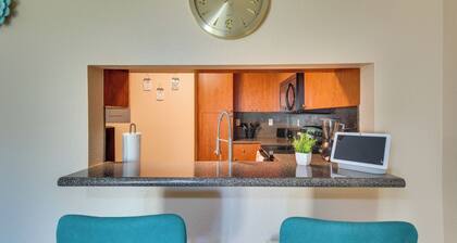 Opa-locka Townhome, 15 Mi to Miami Beach!