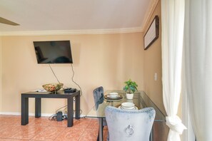 Apartment (3 Bedrooms) | Interior - 5 Mi to Hard Rock Stadium! Townhome w/ Games (Opa-Locka)