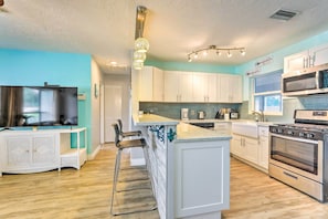 House (3 Bedrooms) | Interior - 'ocean Breeze Oasis' w/ Boat Dock & Slip on Canal! (Bradenton)