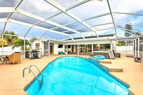 'ocean Breeze Oasis' w/ Boat Dock & Slip on Canal!