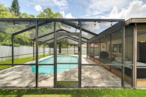 Pet-friendly Home w/ Pool in Palm Harbor!