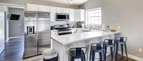 House (6 Bedrooms) | Interior