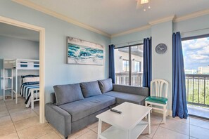 Living area - Orlando Condo w/ Balcony: 1.3 Miles to Universal! (Orlando)