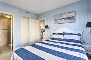 Apartment (2 Bedrooms) | 2 bedrooms, iron/ironing board, bed sheets - Orlando Condo w/ Balcony: 1.3 Miles to Universal! (Orlando)