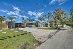 House (2 Bedrooms) | Interior - Palm City Canalfront Home w/ Boat Dock & Fire Pit! (Palm City)