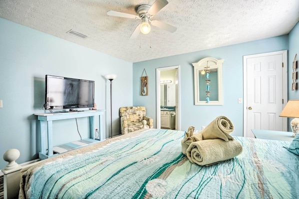 Apartment (3 Bedrooms) | Interior - Panama City Beach Vacation Rental w/ Pool Access! (Panama City Beach)