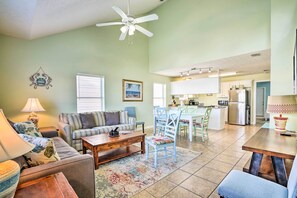 Apartment (3 Bedrooms) | Interior - Panama City Beach Vacation Rental w/ Pool Access! (Panama City Beach)