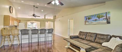 House (4 Bedrooms) | Interior