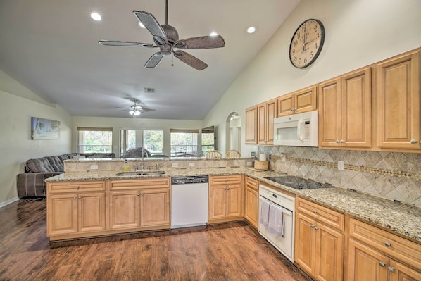 House (4 Bedrooms) | Interior