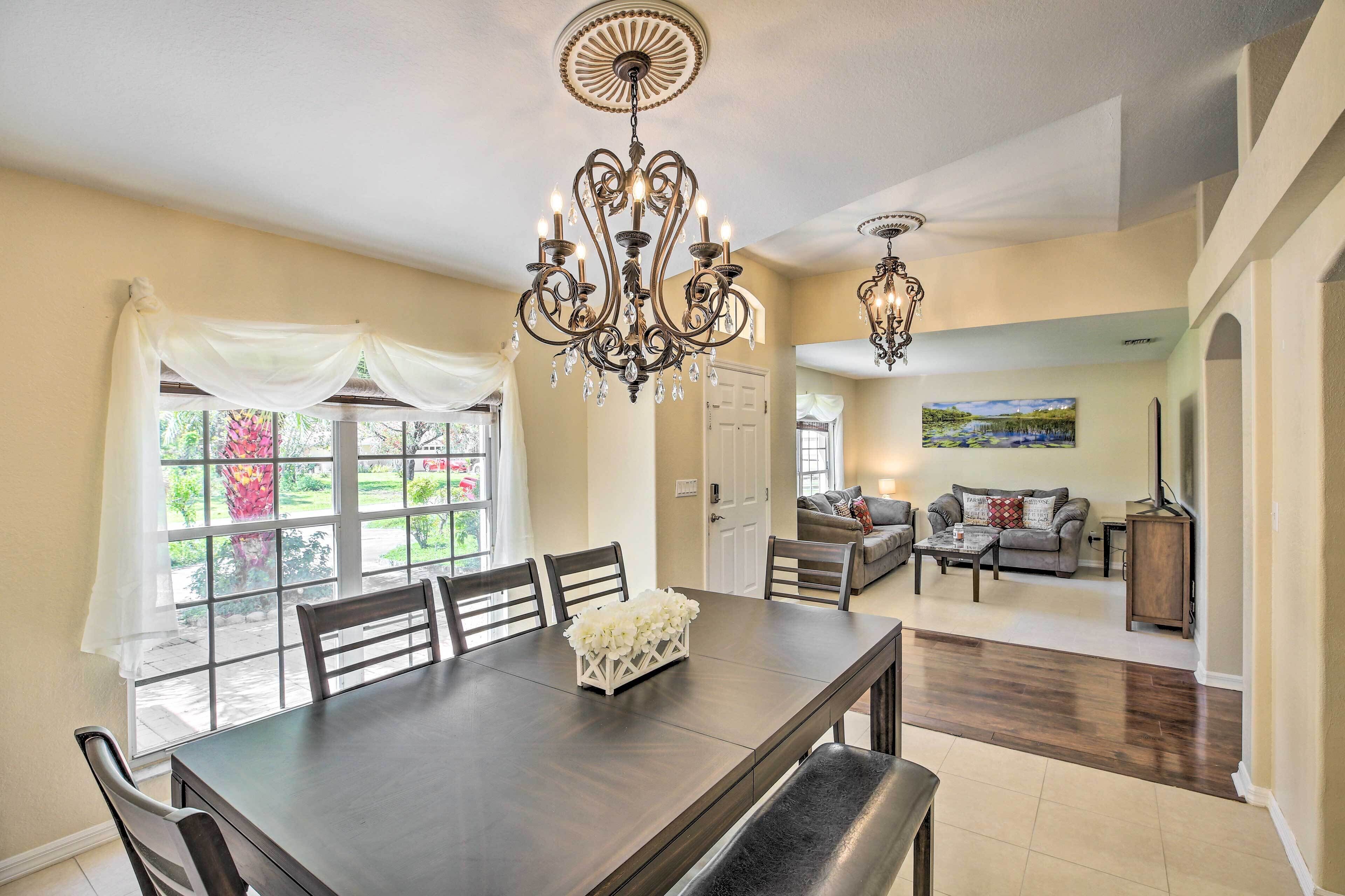 House (4 Bedrooms) | Interior