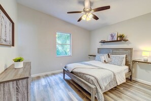 House (2 Bedrooms) | Interior - Peaceful Lady Lake Home w/ Screened-in Porch! (Lady Lake)