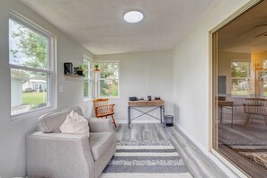 House (2 Bedrooms) | Interior - Peaceful Lady Lake Home w/ Screened-in Porch! (Lady Lake)