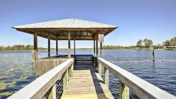 House (4 Bedrooms) | Property grounds