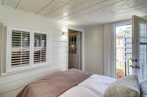 Pensacola Tiny House < 1 Mi to Bayview Park!