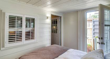 Pensacola Tiny House < 1 Mi to Bayview Park!