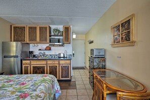 Apartment (0 Bedroom) | Interior