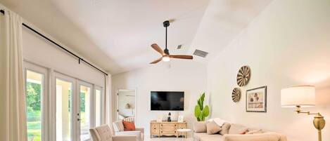 House (3 Bedrooms) | Front of property