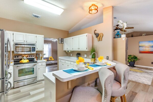 Interior - Pensacola Home w/ Private Backyard & Fire Pit (Pensacola)