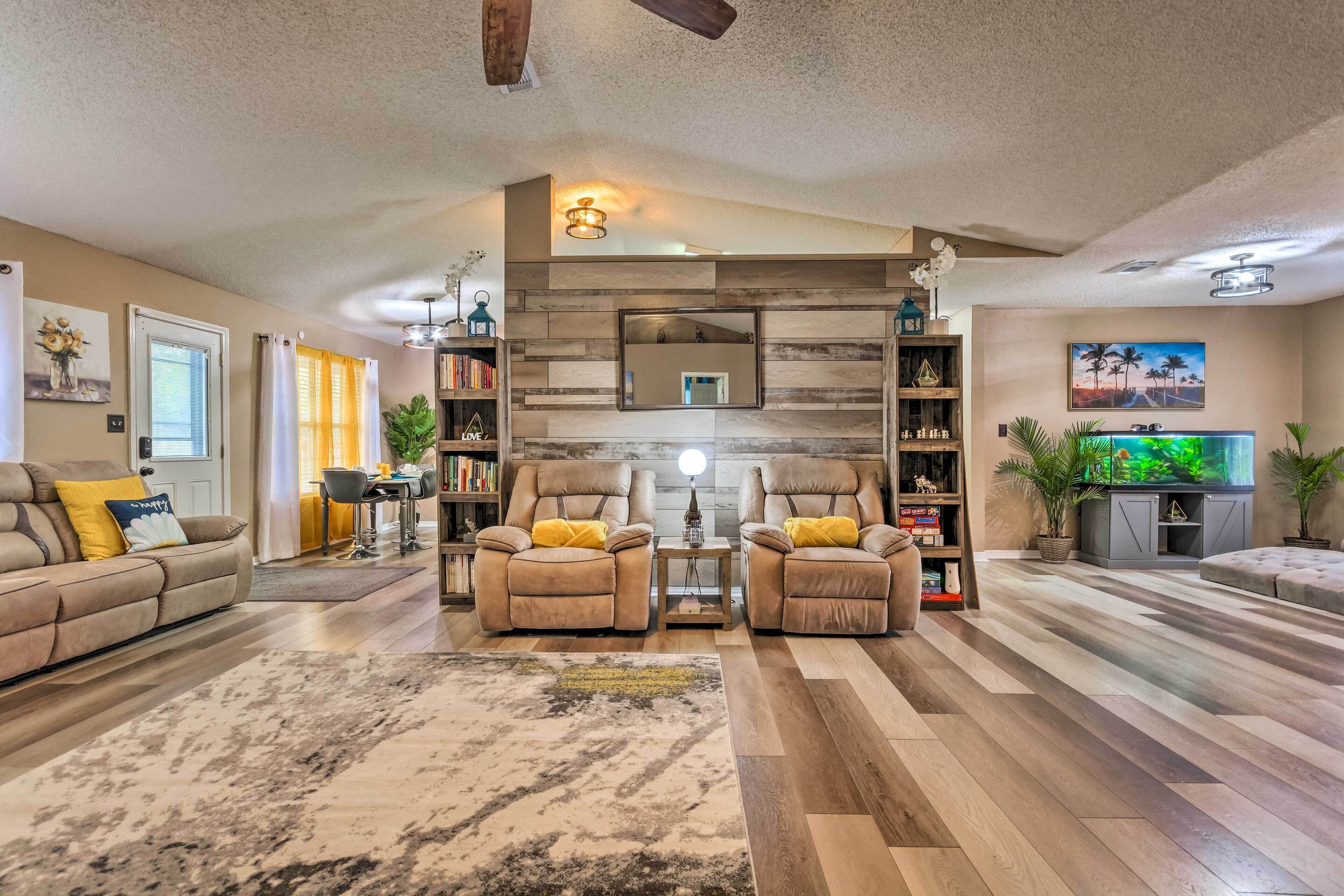 Pensacola Home w/ Private Backyard & Fire Pit