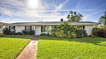 House (3 Bedrooms) | Front of property