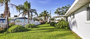 Pet-friendly Daytona Beach Home, Walk to the Ocean