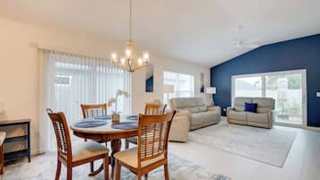 Nhà (3 Bedrooms) | Nội thất